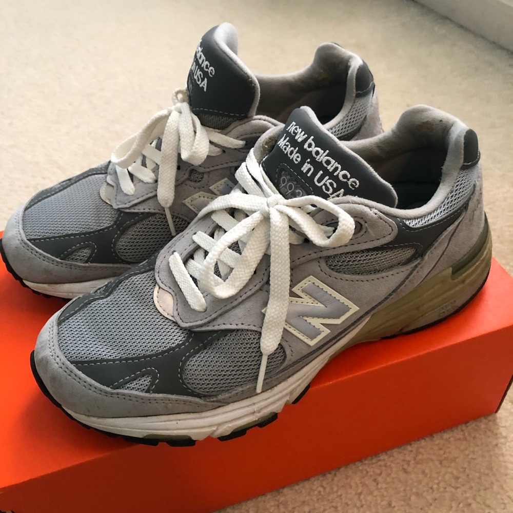 New Balance 993 men’s size 7, women’s size 8.5